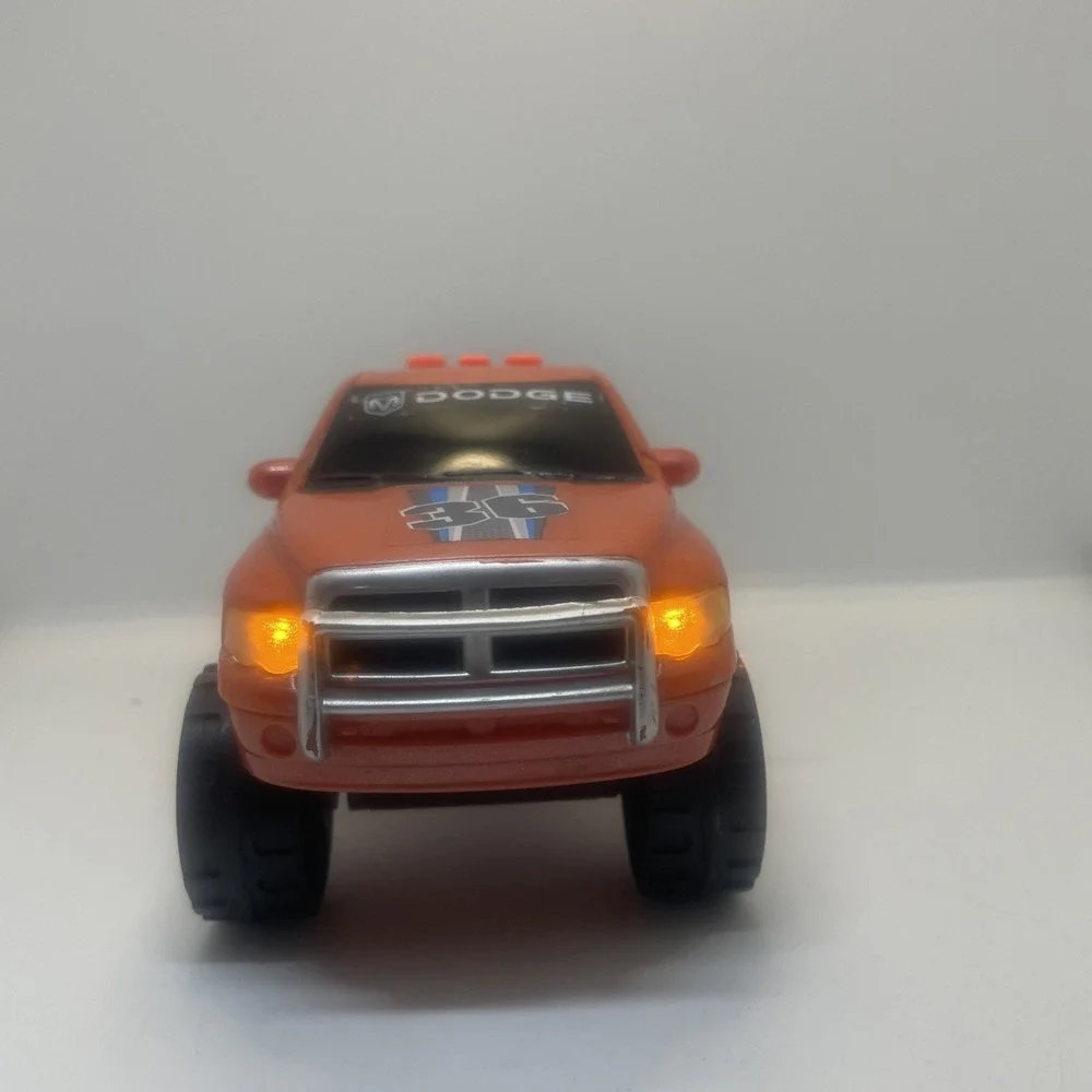 Road Rippers 1997 Dodge Ram 1500 Pickup Truck  Diecast Toy Vehicle ORANGE‎